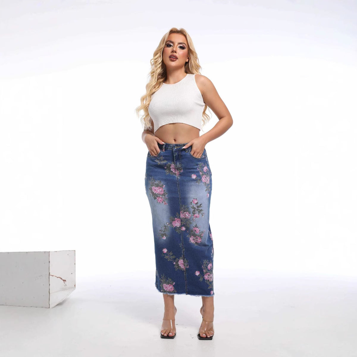 Womens Loose Casual Mid-Length Denim Skirt With A Print