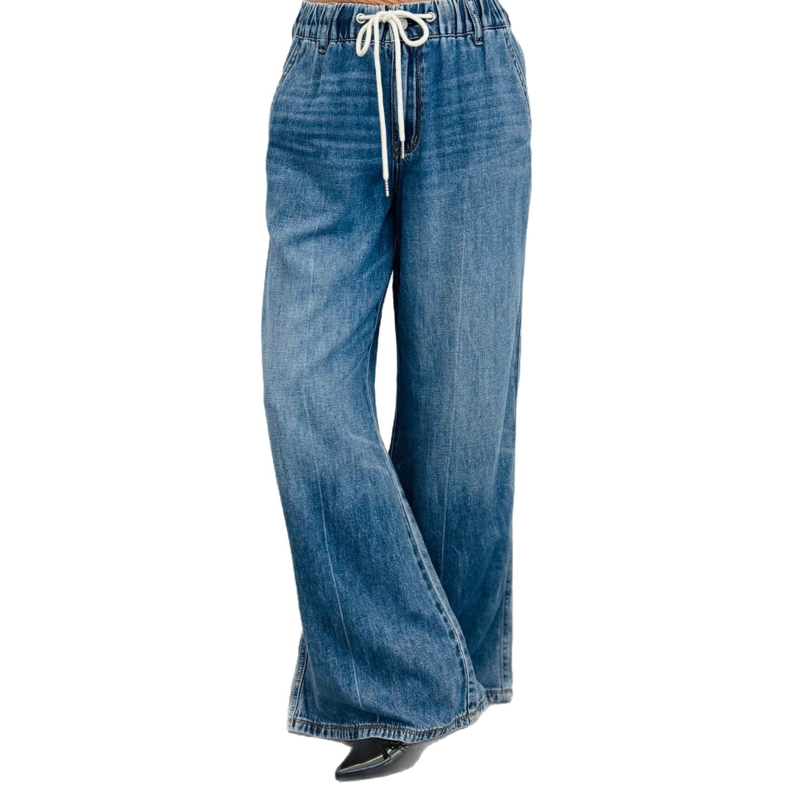 Retro High-waisted Slightly Flared Jeans With A Stretchy Waistband