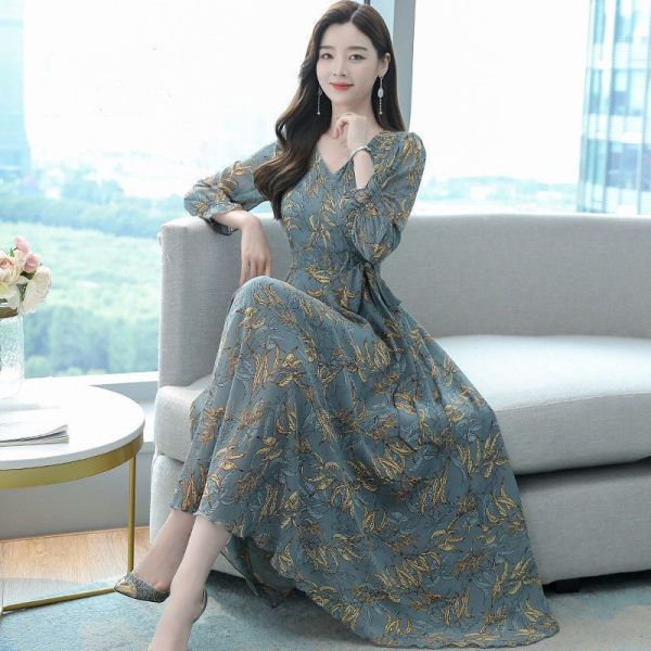 Waist-cinching Dress For Middle-aged Moms